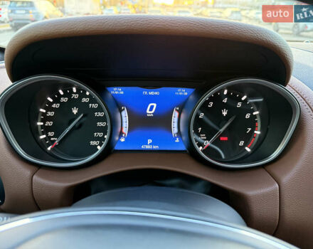 Черный Мазерати Леванте, объемом двигателя 2.98 л и пробегом 48 тыс. км за 38000 $, фото 6 на Automoto.ua