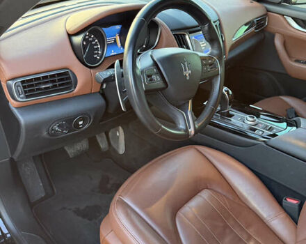 Черный Мазерати Леванте, объемом двигателя 2.98 л и пробегом 48 тыс. км за 38000 $, фото 18 на Automoto.ua