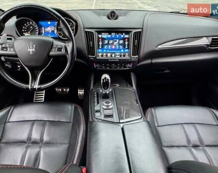 Чорний Мазераті Леванте, об'ємом двигуна 2.98 л та пробігом 110 тис. км за 39990 $, фото 39 на Automoto.ua