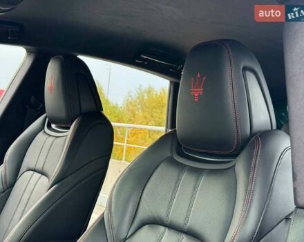 Чорний Мазераті Леванте, об'ємом двигуна 2.98 л та пробігом 110 тис. км за 39990 $, фото 25 на Automoto.ua