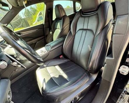 Чорний Мазераті Леванте, об'ємом двигуна 2.98 л та пробігом 42 тис. км за 63000 $, фото 3 на Automoto.ua