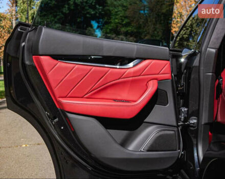 Черный Мазерати Леванте, объемом двигателя 3 л и пробегом 45 тыс. км за 54999 $, фото 17 на Automoto.ua