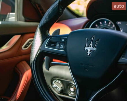 Черный Мазерати Леванте, объемом двигателя 3 л и пробегом 45 тыс. км за 54999 $, фото 1 на Automoto.ua