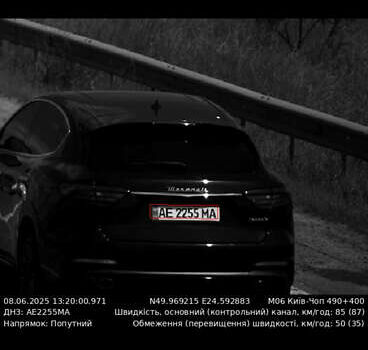 Черный Мазерати Леванте, объемом двигателя 2.98 л и пробегом 45 тыс. км за 65000 $, фото 27 на Automoto.ua