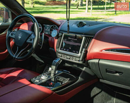 Черный Мазерати Леванте, объемом двигателя 3 л и пробегом 45 тыс. км за 54999 $, фото 29 на Automoto.ua