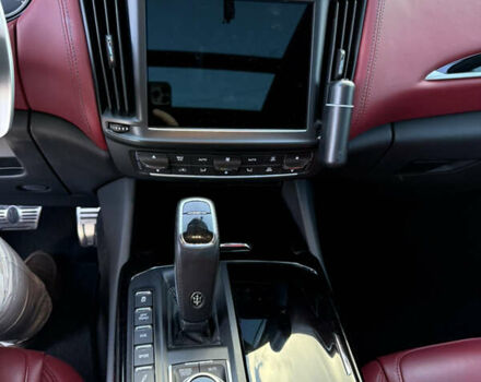 Черный Мазерати Леванте, объемом двигателя 2.98 л и пробегом 45 тыс. км за 65000 $, фото 42 на Automoto.ua