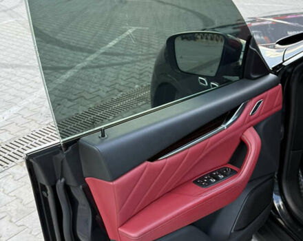 Черный Мазерати Леванте, объемом двигателя 2.98 л и пробегом 45 тыс. км за 65000 $, фото 34 на Automoto.ua