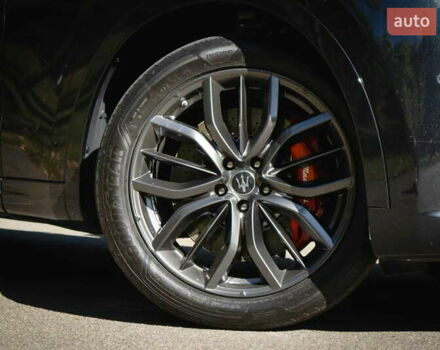 Черный Мазерати Леванте, объемом двигателя 3 л и пробегом 45 тыс. км за 54999 $, фото 2 на Automoto.ua