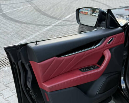 Черный Мазерати Леванте, объемом двигателя 2.98 л и пробегом 45 тыс. км за 65000 $, фото 35 на Automoto.ua