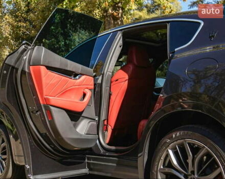 Черный Мазерати Леванте, объемом двигателя 3 л и пробегом 45 тыс. км за 54999 $, фото 18 на Automoto.ua