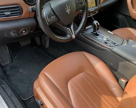 Мазераті Леванте, об'ємом двигуна 2.98 л та пробігом 40 тис. км за 36900 $, фото 12 на Automoto.ua