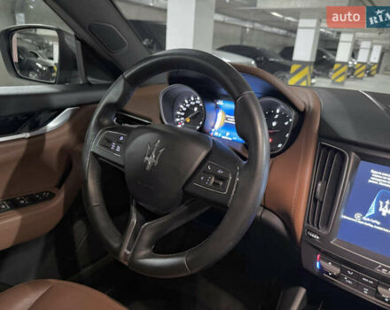 Сірий Мазераті Леванте, об'ємом двигуна 3 л та пробігом 100 тис. км за 31000 $, фото 5 на Automoto.ua