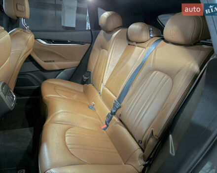 Сірий Мазераті Леванте, об'ємом двигуна 3 л та пробігом 100 тис. км за 31000 $, фото 10 на Automoto.ua