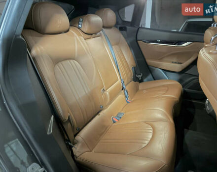 Сірий Мазераті Леванте, об'ємом двигуна 3 л та пробігом 100 тис. км за 31000 $, фото 9 на Automoto.ua