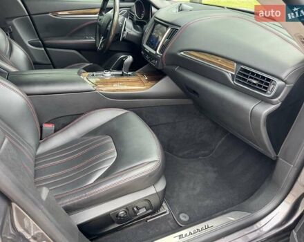 Сірий Мазераті Леванте, об'ємом двигуна 2.98 л та пробігом 65 тис. км за 31500 $, фото 19 на Automoto.ua