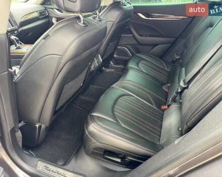 Сірий Мазераті Леванте, об'ємом двигуна 2.98 л та пробігом 65 тис. км за 31500 $, фото 16 на Automoto.ua