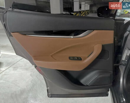 Сірий Мазераті Леванте, об'ємом двигуна 3 л та пробігом 100 тис. км за 31000 $, фото 14 на Automoto.ua