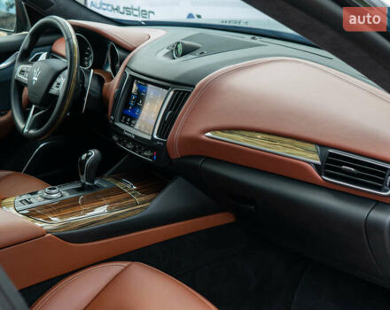 Сірий Мазераті Леванте, об'ємом двигуна 2.98 л та пробігом 70 тис. км за 41999 $, фото 51 на Automoto.ua