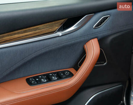 Сірий Мазераті Леванте, об'ємом двигуна 2.98 л та пробігом 70 тис. км за 41999 $, фото 37 на Automoto.ua