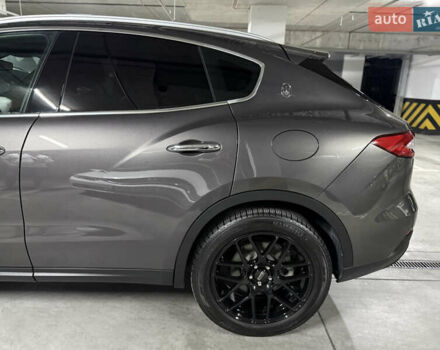 Сірий Мазераті Леванте, об'ємом двигуна 3 л та пробігом 100 тис. км за 31000 $, фото 29 на Automoto.ua