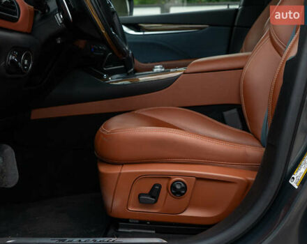 Сірий Мазераті Леванте, об'ємом двигуна 2.98 л та пробігом 70 тис. км за 41999 $, фото 33 на Automoto.ua