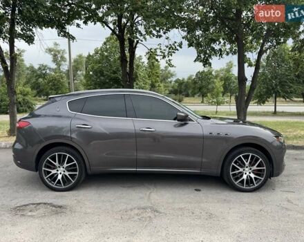 Сірий Мазераті Леванте, об'ємом двигуна 2.98 л та пробігом 65 тис. км за 31500 $, фото 5 на Automoto.ua