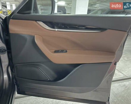 Сірий Мазераті Леванте, об'ємом двигуна 3 л та пробігом 100 тис. км за 31000 $, фото 34 на Automoto.ua