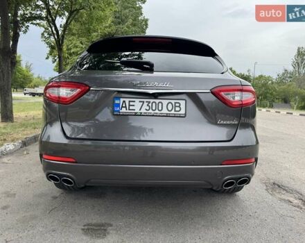 Сірий Мазераті Леванте, об'ємом двигуна 2.98 л та пробігом 65 тис. км за 31500 $, фото 8 на Automoto.ua