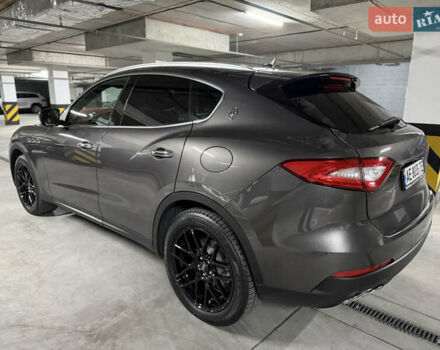 Сірий Мазераті Леванте, об'ємом двигуна 3 л та пробігом 100 тис. км за 31000 $, фото 28 на Automoto.ua