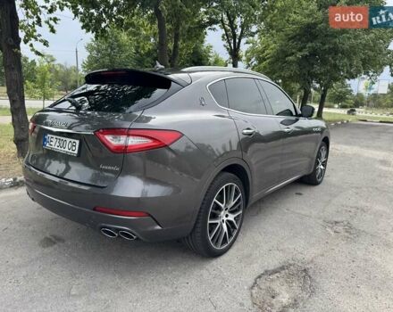 Сірий Мазераті Леванте, об'ємом двигуна 2.98 л та пробігом 65 тис. км за 31500 $, фото 6 на Automoto.ua