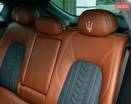 Сірий Мазераті Леванте, об'ємом двигуна 2.98 л та пробігом 70 тис. км за 41999 $, фото 43 на Automoto.ua