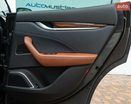 Сірий Мазераті Леванте, об'ємом двигуна 2.98 л та пробігом 70 тис. км за 41999 $, фото 48 на Automoto.ua