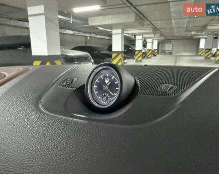 Сірий Мазераті Леванте, об'ємом двигуна 3 л та пробігом 100 тис. км за 31000 $, фото 6 на Automoto.ua