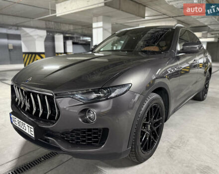Сірий Мазераті Леванте, об'ємом двигуна 3 л та пробігом 100 тис. км за 31000 $, фото 4 на Automoto.ua