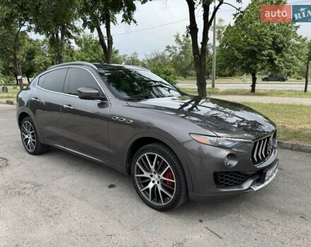 Сірий Мазераті Леванте, об'ємом двигуна 2.98 л та пробігом 65 тис. км за 31500 $, фото 4 на Automoto.ua
