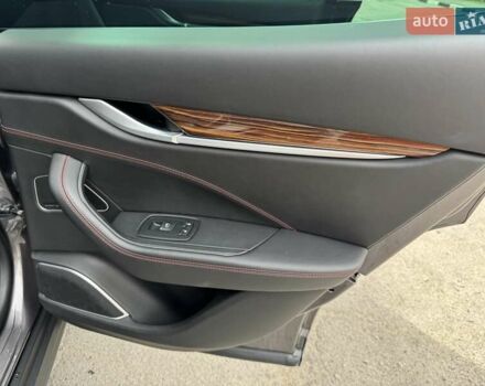 Сірий Мазераті Леванте, об'ємом двигуна 2.98 л та пробігом 65 тис. км за 31500 $, фото 20 на Automoto.ua