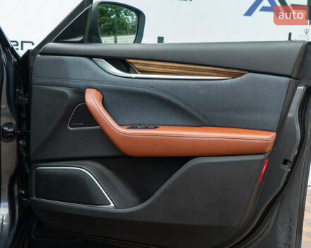 Сірий Мазераті Леванте, об'ємом двигуна 2.98 л та пробігом 70 тис. км за 41999 $, фото 53 на Automoto.ua