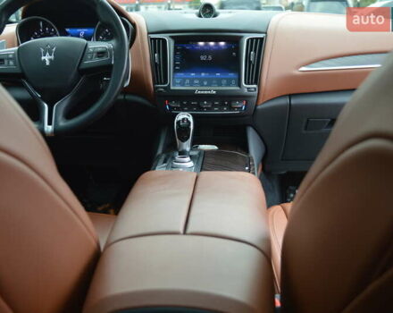 Мазераті Леванте 2017 у Одесі на Automoto.ua Сірий Мазераті Леванте, об'ємом двигуна 3 л та пробігом 70 тис. км за 26900 $, фото 43 на Automoto.ua