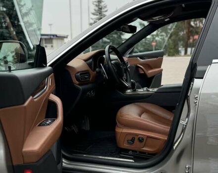 Серый Мазерати Леванте, объемом двигателя 2.98 л и пробегом 99 тыс. км за 33000 $, фото 33 на Automoto.ua