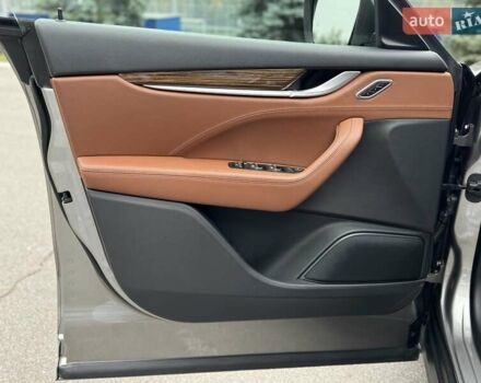 Серый Мазерати Леванте, объемом двигателя 2.98 л и пробегом 99 тыс. км за 33000 $, фото 32 на Automoto.ua