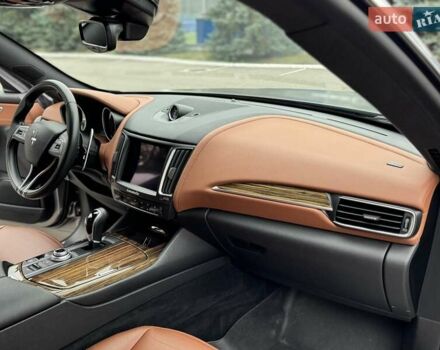 Серый Мазерати Леванте, объемом двигателя 2.98 л и пробегом 99 тыс. км за 33000 $, фото 58 на Automoto.ua