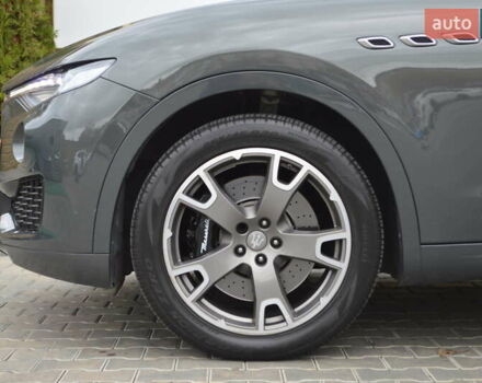 Мазераті Леванте 2017 у Одесі на Automoto.ua Сірий Мазераті Леванте, об'ємом двигуна 3 л та пробігом 70 тис. км за 26900 $, фото 6 на Automoto.ua