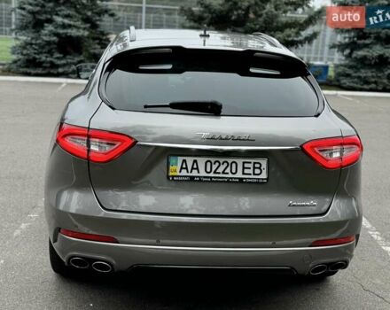 Серый Мазерати Леванте, объемом двигателя 2.98 л и пробегом 99 тыс. км за 33000 $, фото 6 на Automoto.ua