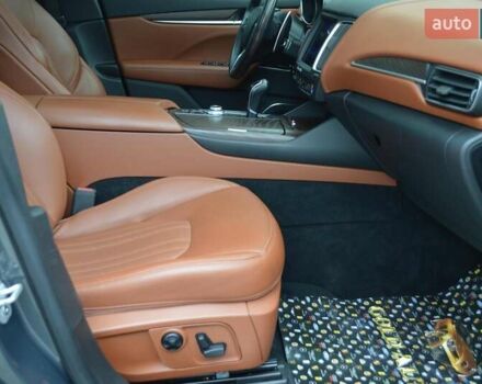 Мазераті Леванте 2017 у Одесі на Automoto.ua Сірий Мазераті Леванте, об'ємом двигуна 3 л та пробігом 70 тис. км за 26900 $, фото 36 на Automoto.ua