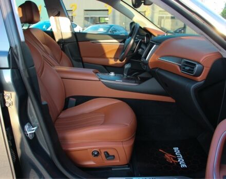 Сірий Мазераті Леванте, об'ємом двигуна 3 л та пробігом 67 тис. км за 33500 $, фото 17 на Automoto.ua