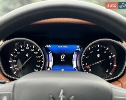 Серый Мазерати Леванте, объемом двигателя 2.98 л и пробегом 99 тыс. км за 33000 $, фото 77 на Automoto.ua