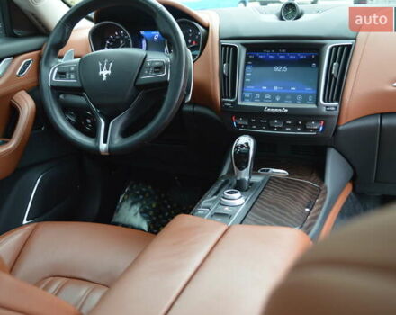 Мазераті Леванте 2017 у Одесі на Automoto.ua Сірий Мазераті Леванте, об'ємом двигуна 3 л та пробігом 70 тис. км за 26900 $, фото 42 на Automoto.ua