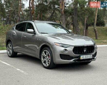 Серый Мазерати Леванте, объемом двигателя 2.98 л и пробегом 99 тыс. км за 33000 $, фото 3 на Automoto.ua