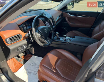 Сірий Мазераті Леванте, об'ємом двигуна 2.99 л та пробігом 96 тис. км за 41500 $, фото 8 на Automoto.ua
