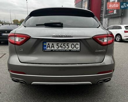 Серый Мазерати Леванте, объемом двигателя 2.98 л и пробегом 124 тыс. км за 43000 $, фото 5 на Automoto.ua
